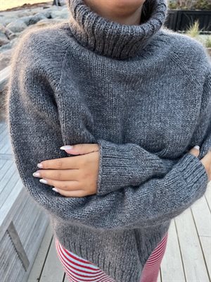 BOYFRIEND sweater - KIT i grå. Tyk, blød og lækker strik på pind 5,5